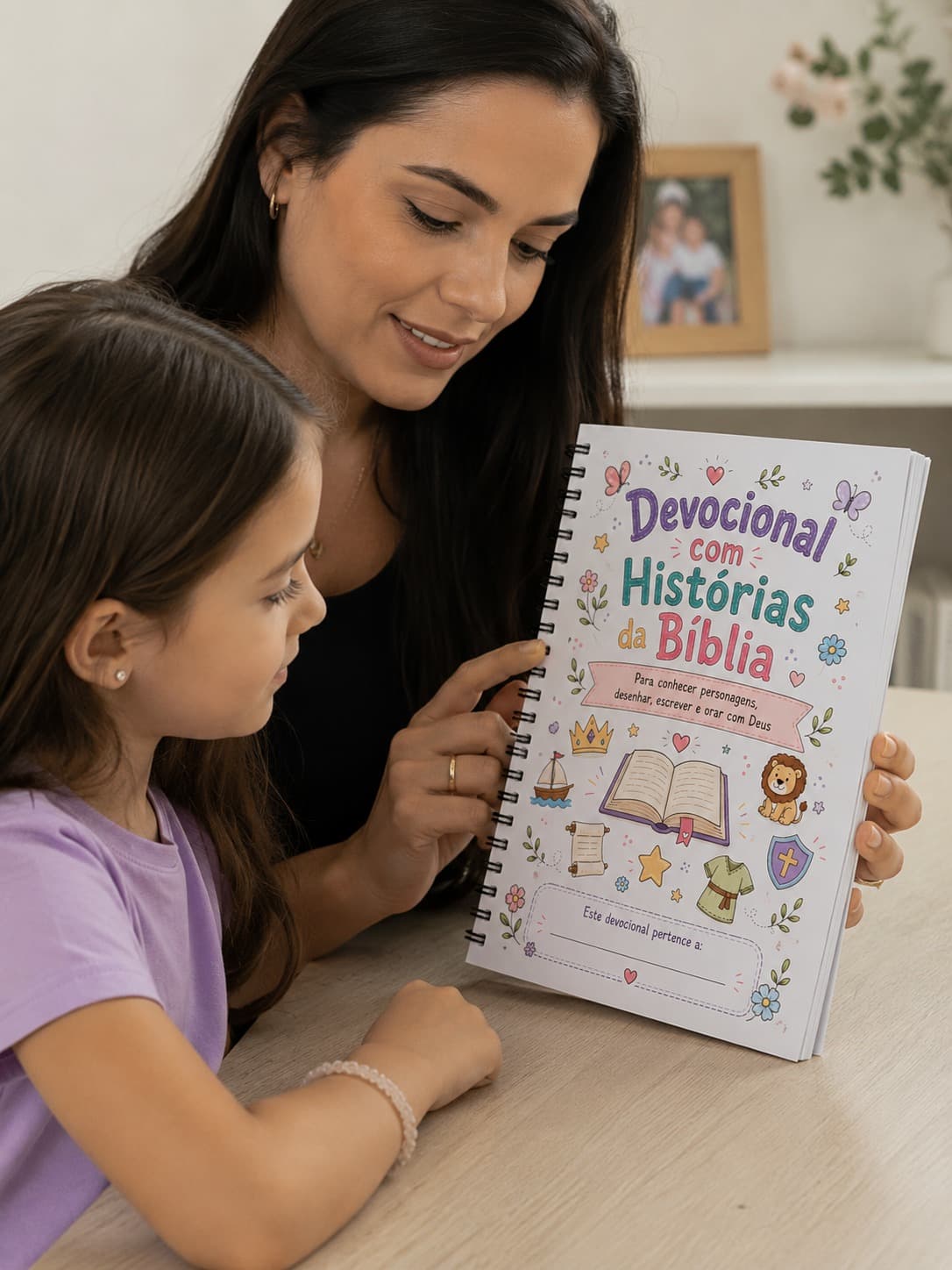 Criança fazendo a Jornada Devocional
